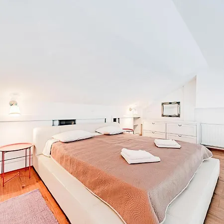 Stunning In With Wifi Lägenhet *