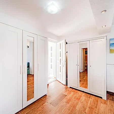 Stunning In With Wifi Lägenhet *