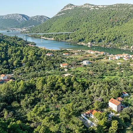 Stunning In With Wifi Lägenhet *